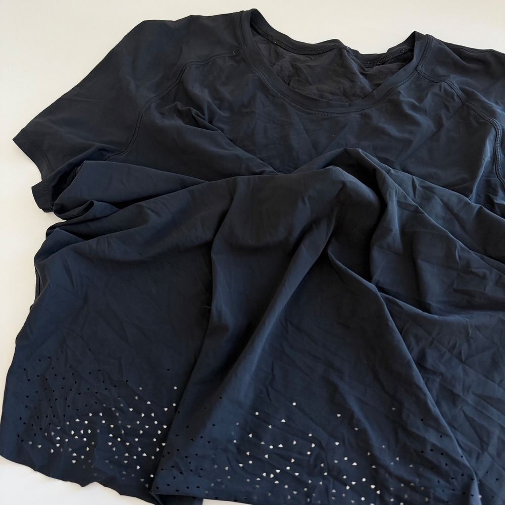 Lululemon Quick Pace Split Back Short Sleeve Blac… - image 1